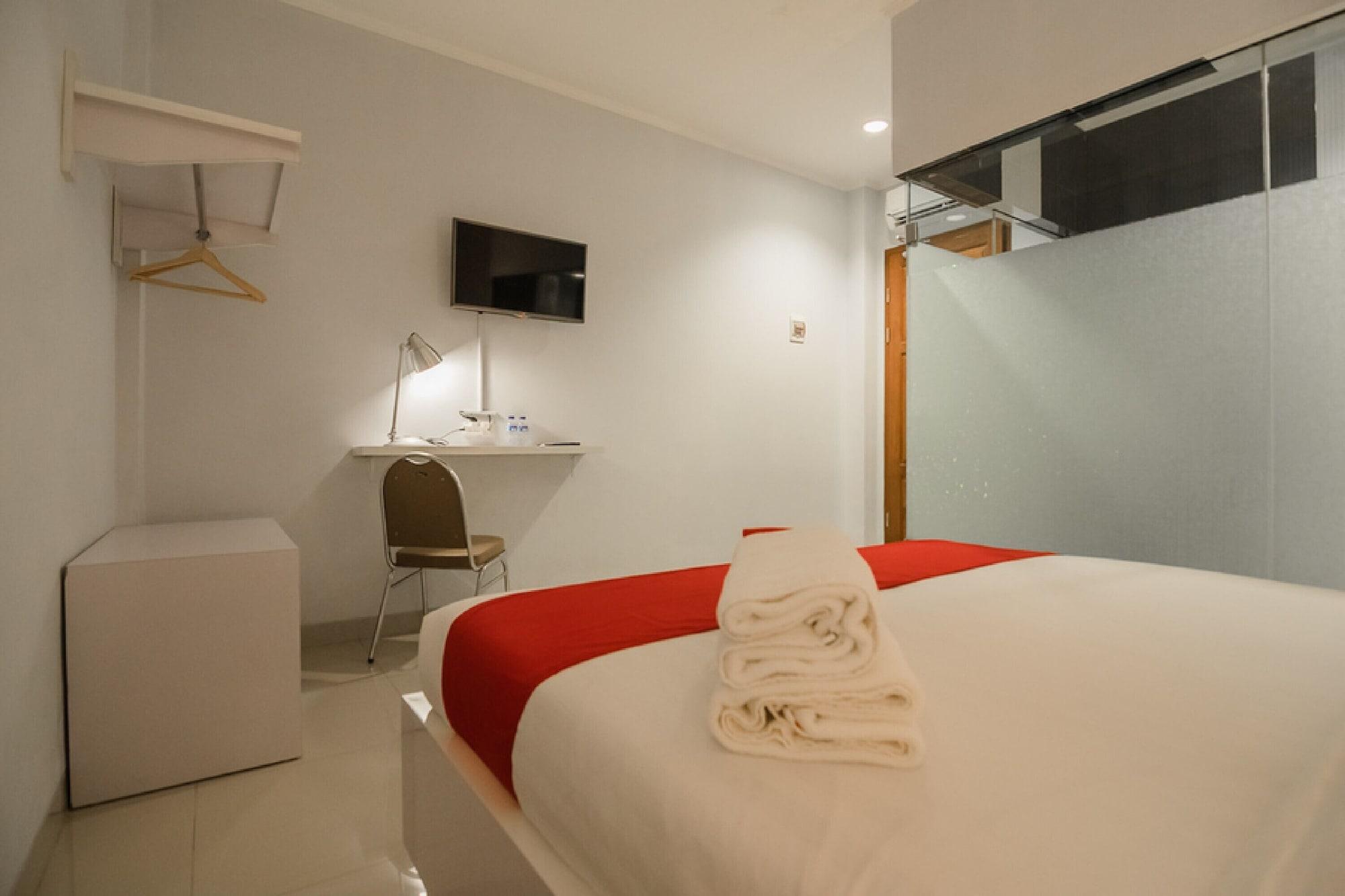 Reddoorz Plus Near Soekarno Hatta Airport 2 Tangerang Eksteriør bilde