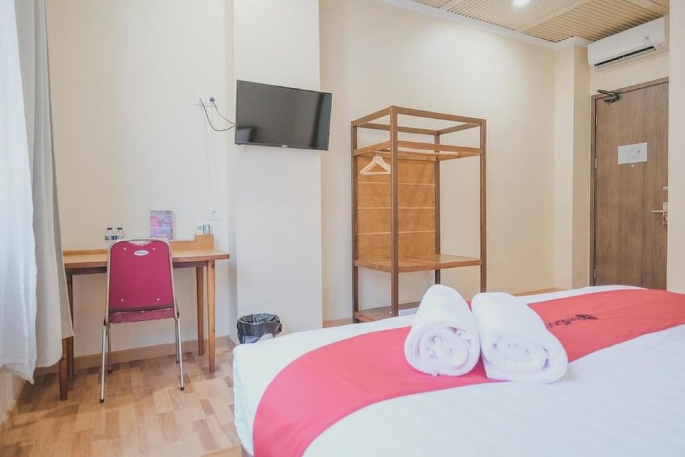 Reddoorz Plus Near Soekarno Hatta Airport 2 Tangerang Eksteriør bilde