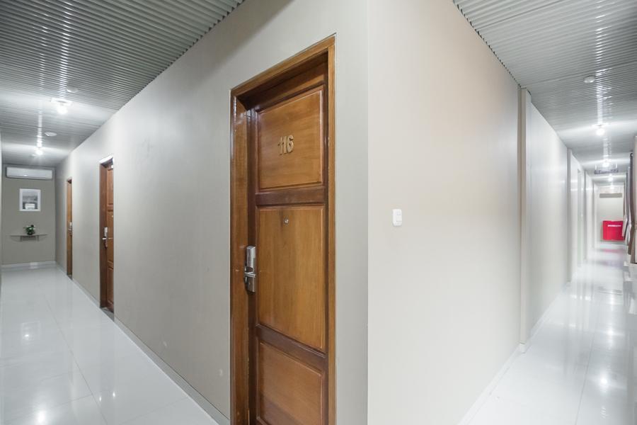 Reddoorz Plus Near Soekarno Hatta Airport 2 Tangerang Eksteriør bilde