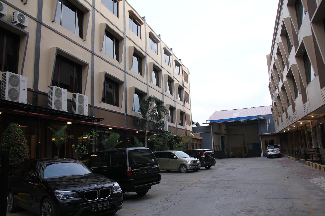 Reddoorz Plus Near Soekarno Hatta Airport 2 Tangerang Eksteriør bilde