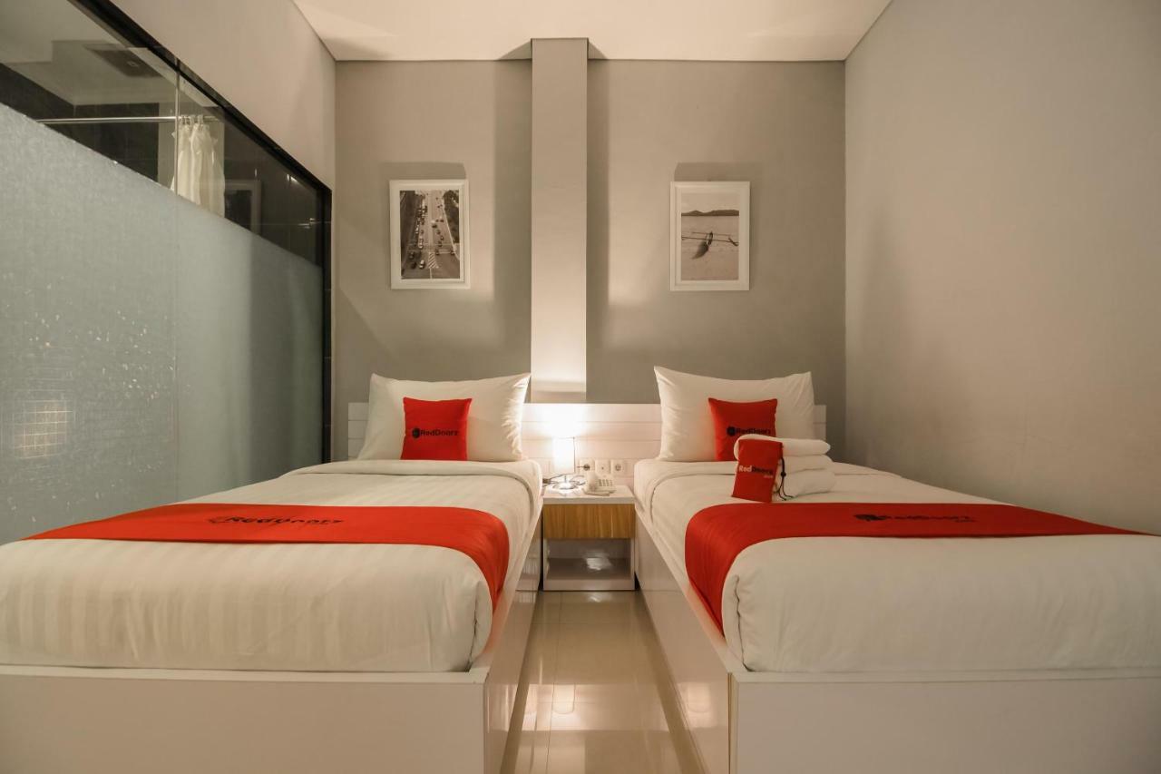 Reddoorz Plus Near Soekarno Hatta Airport 2 Tangerang Eksteriør bilde