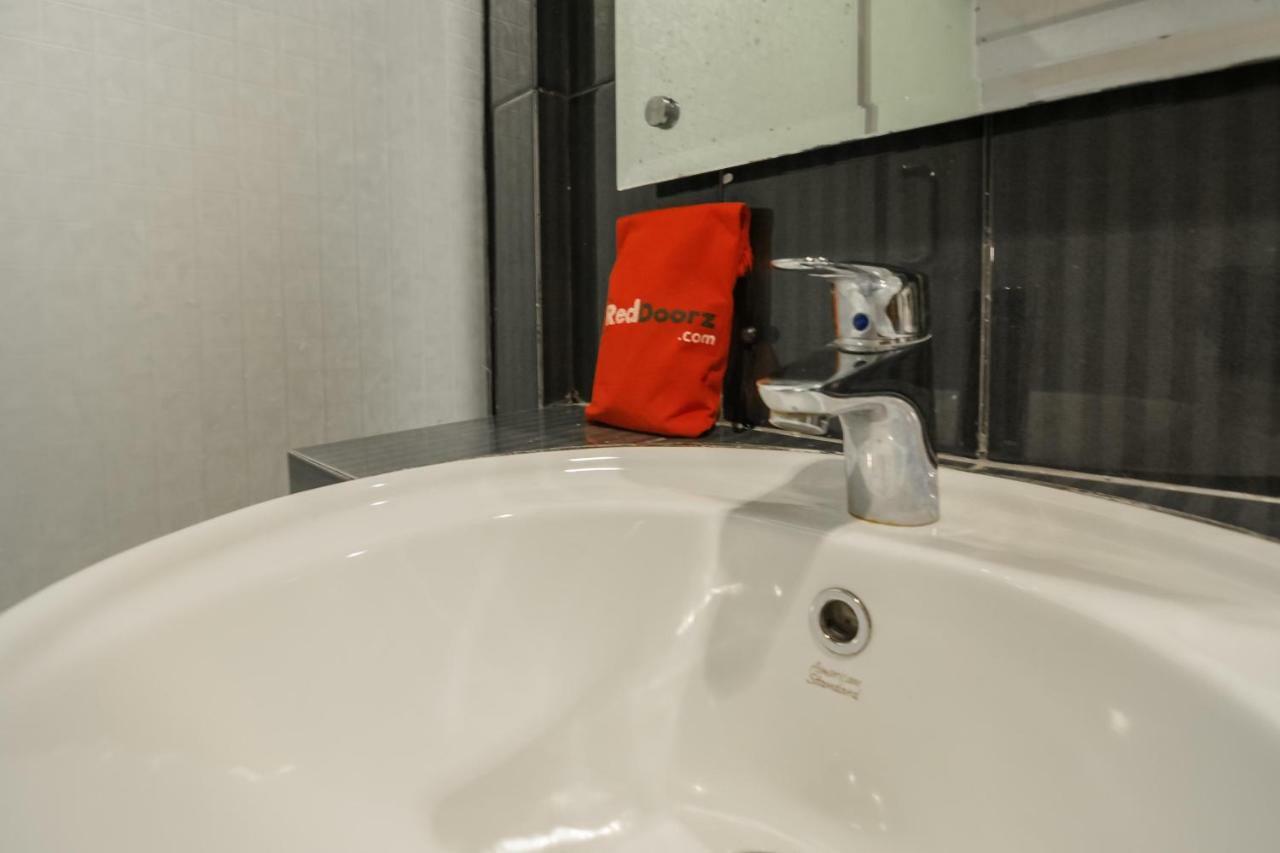 Reddoorz Plus Near Soekarno Hatta Airport 2 Tangerang Eksteriør bilde