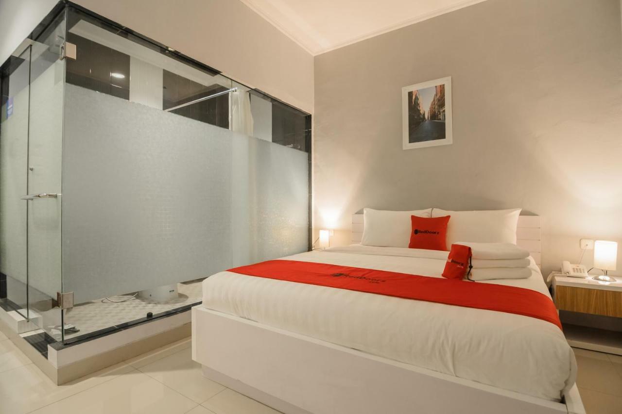 Reddoorz Plus Near Soekarno Hatta Airport 2 Tangerang Eksteriør bilde